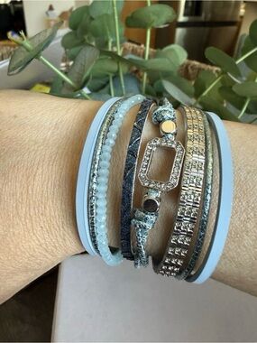 Ryze Vegan Leather Wrap Bracelet 7.5"
Magnetic Clasp Blue Crystal Multi Strand